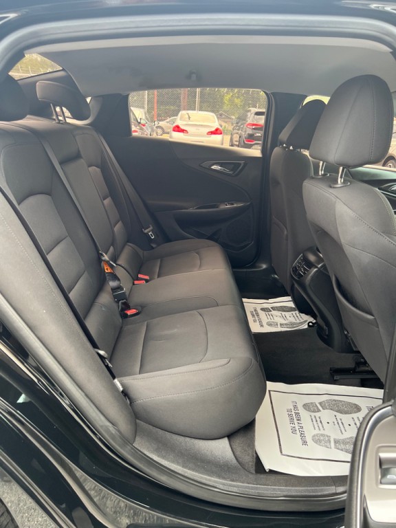 2018 Chevrolet Malibu Image 12