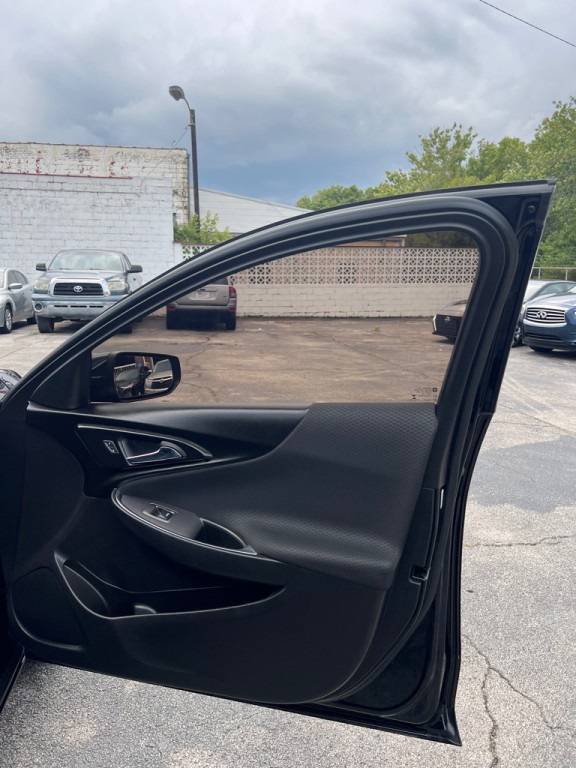 2018 Chevrolet Malibu Image 13