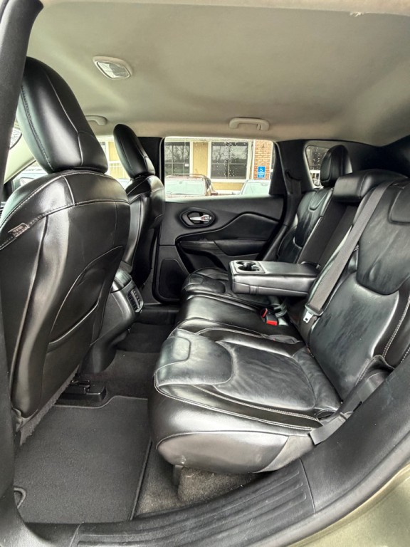 2015 Jeep Cherokee Image 11