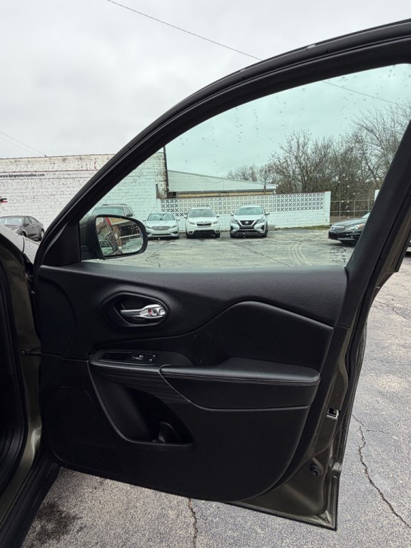 2015 Jeep Cherokee Image 13