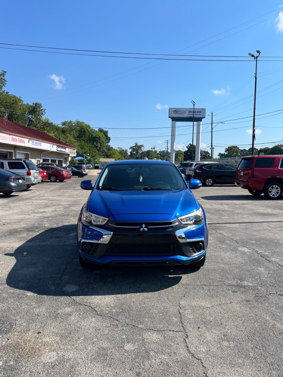 2019 Mitsubishi Outlander Image 1