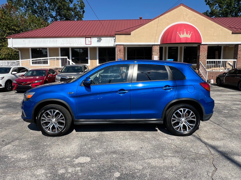2019 Mitsubishi Outlander Image 3