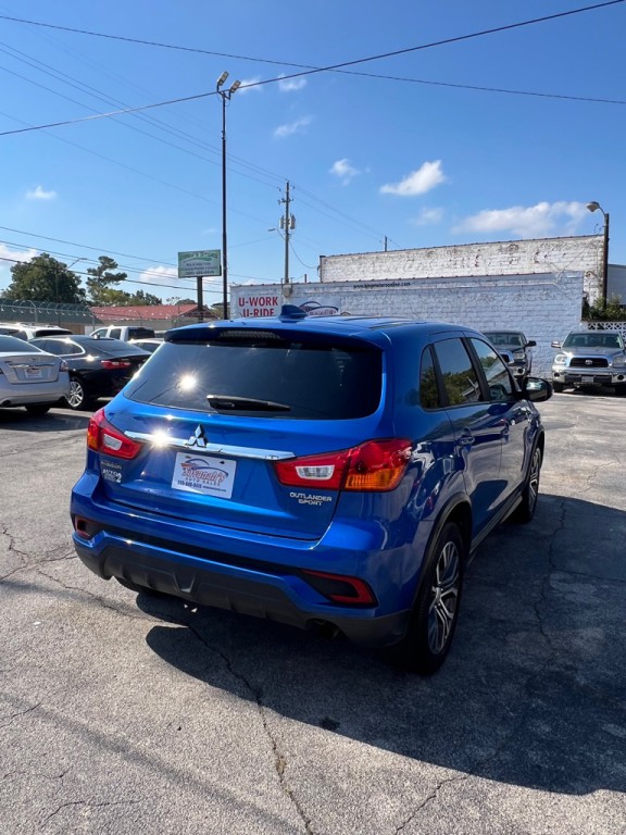 2019 Mitsubishi Outlander Image 6