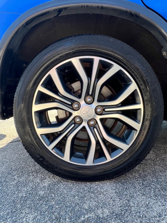 2019 Mitsubishi Outlander Image 19