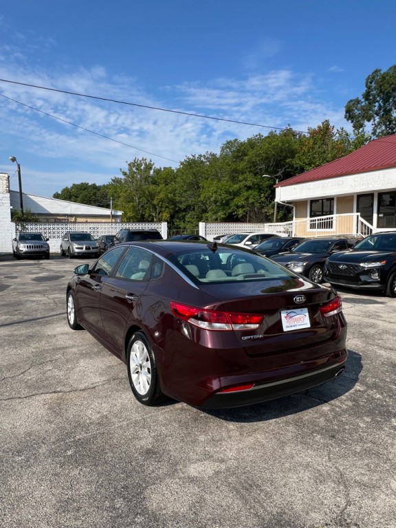 2017 Kia Optima Image 4