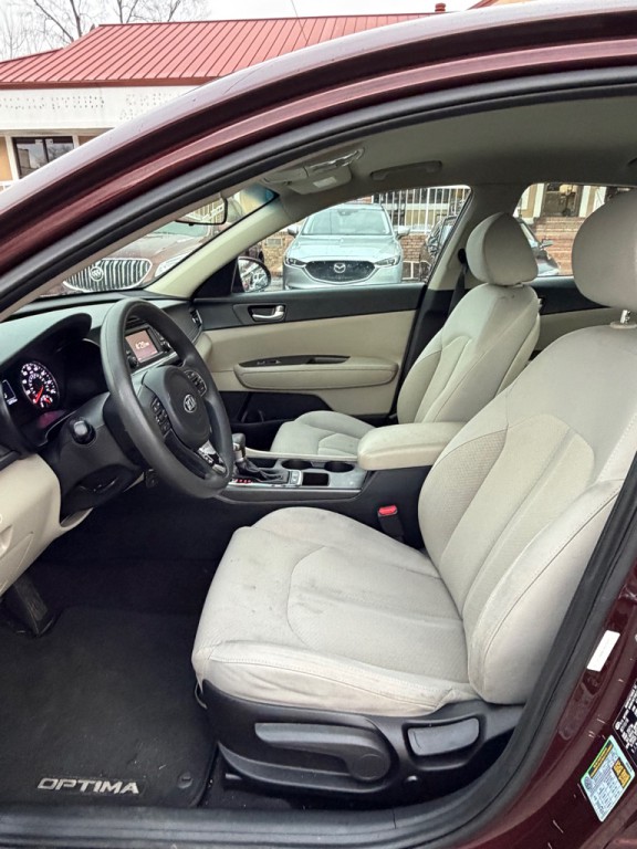 2017 Kia Optima Image 9