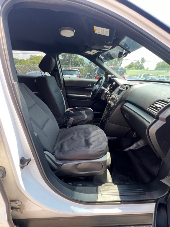 2017 Ford Explorer Image 16