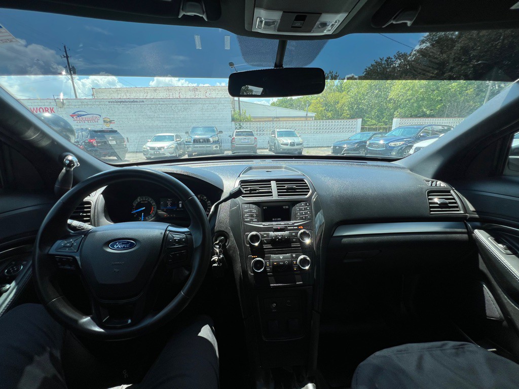 2017 Ford Explorer Image 18
