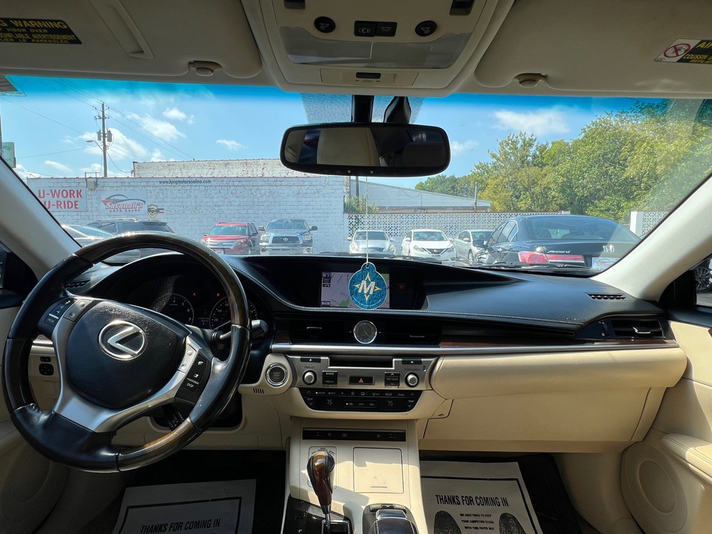 2013 Lexus ES Image 10