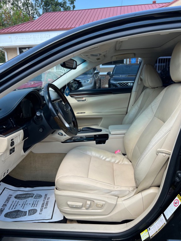 2013 Lexus ES Image 14