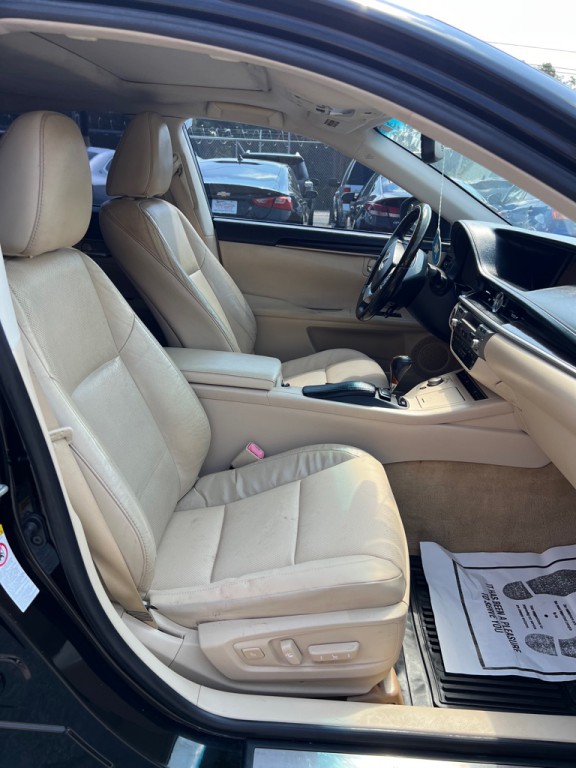2013 Lexus ES Image 18