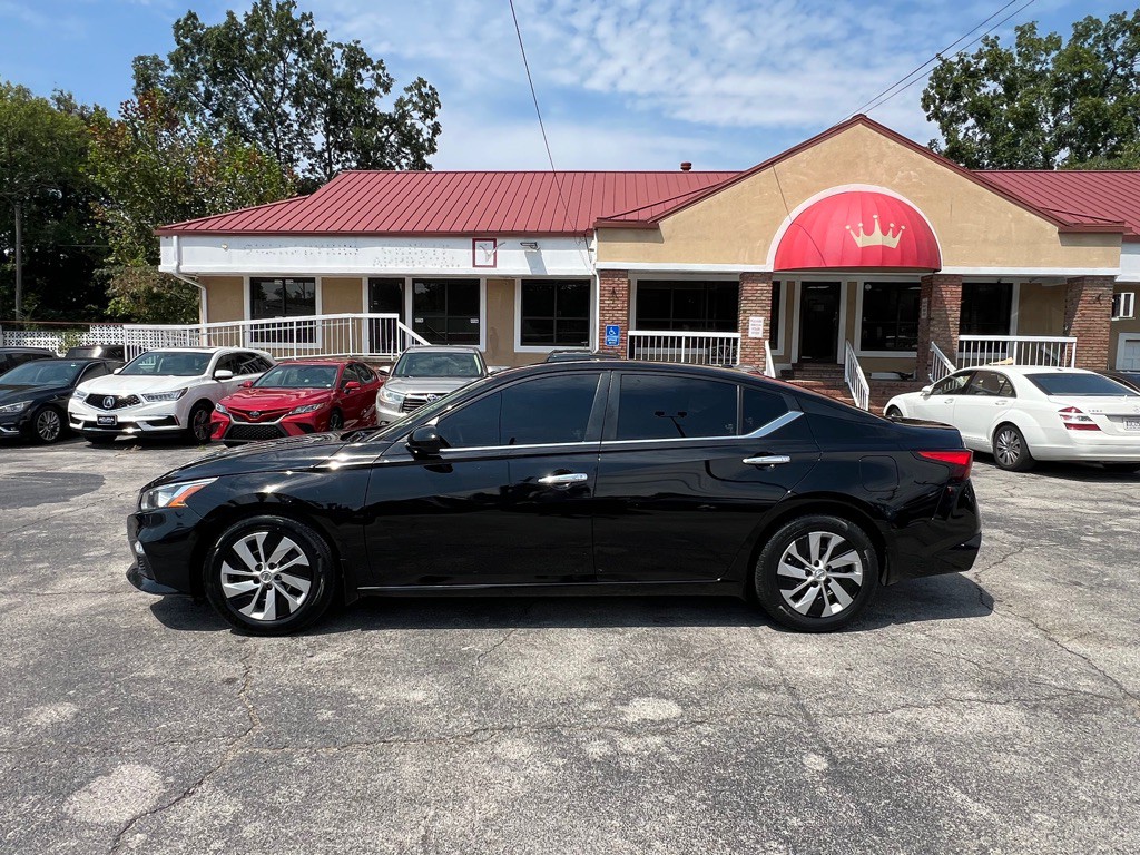 2019 Nissan Altima Image 3