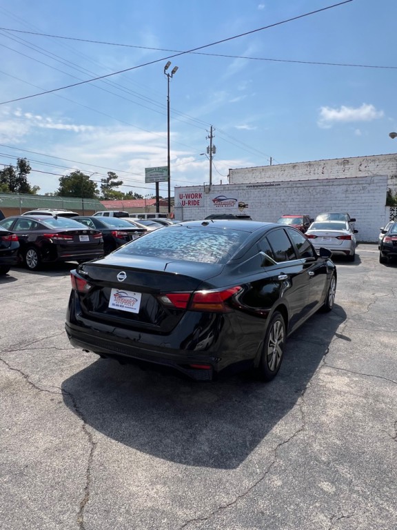 2019 Nissan Altima Image 6