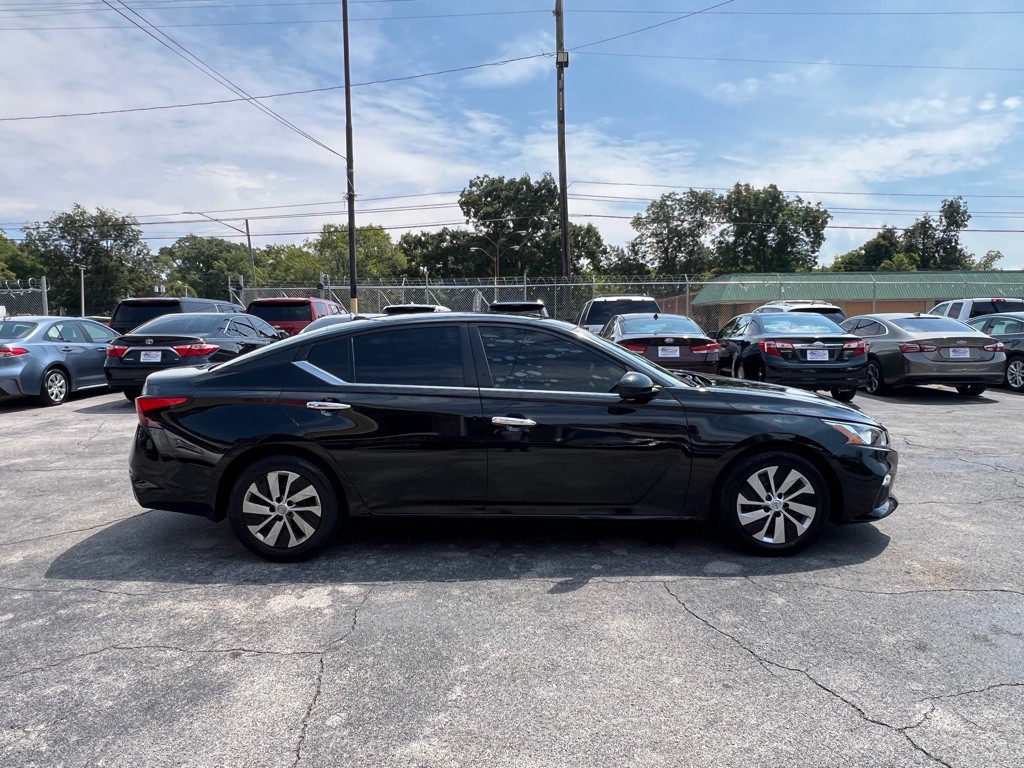 2019 Nissan Altima Image 7
