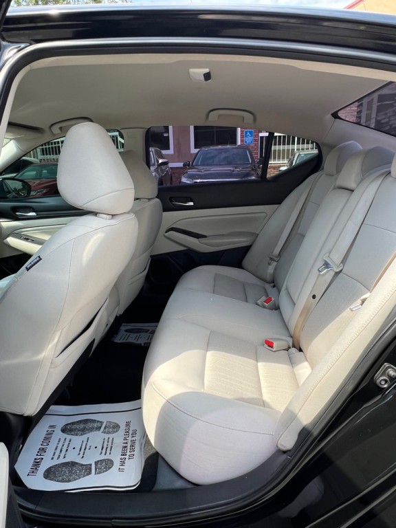 2019 Nissan Altima Image 11