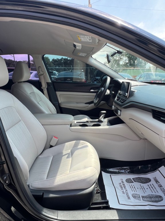 2019 Nissan Altima Image 14