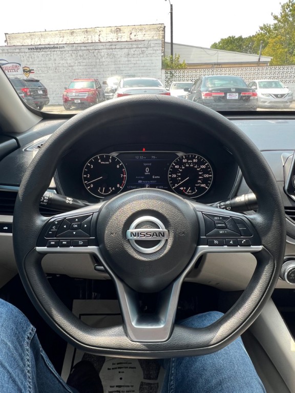2019 Nissan Altima Image 15