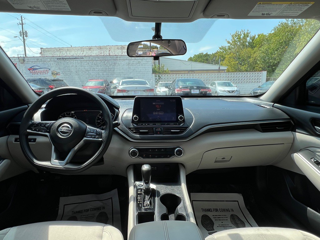 2019 Nissan Altima Image 16