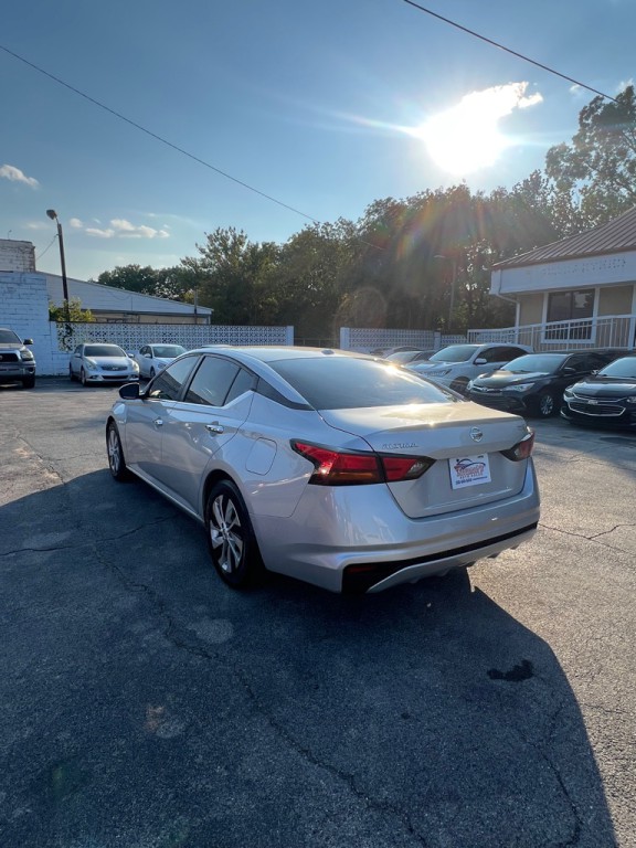 2020 Nissan Altima Image 4