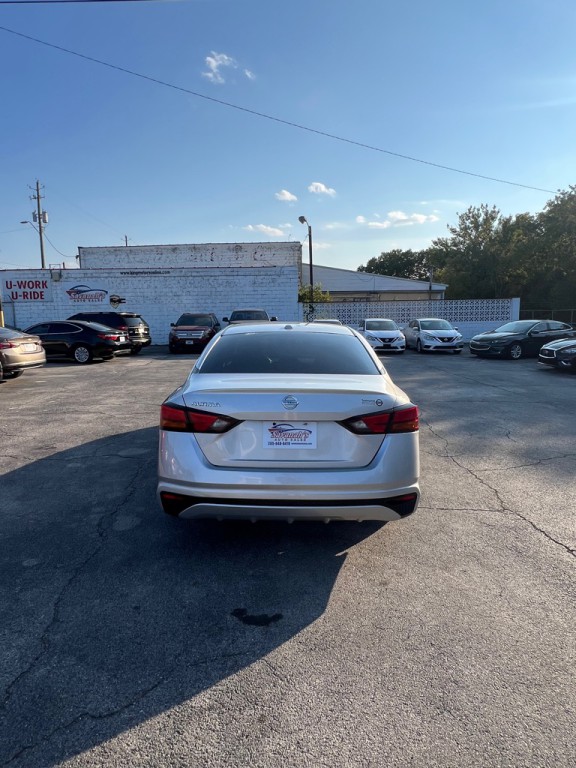 2020 Nissan Altima Image 5