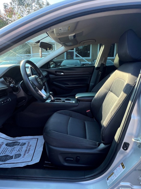 2020 Nissan Altima Image 10