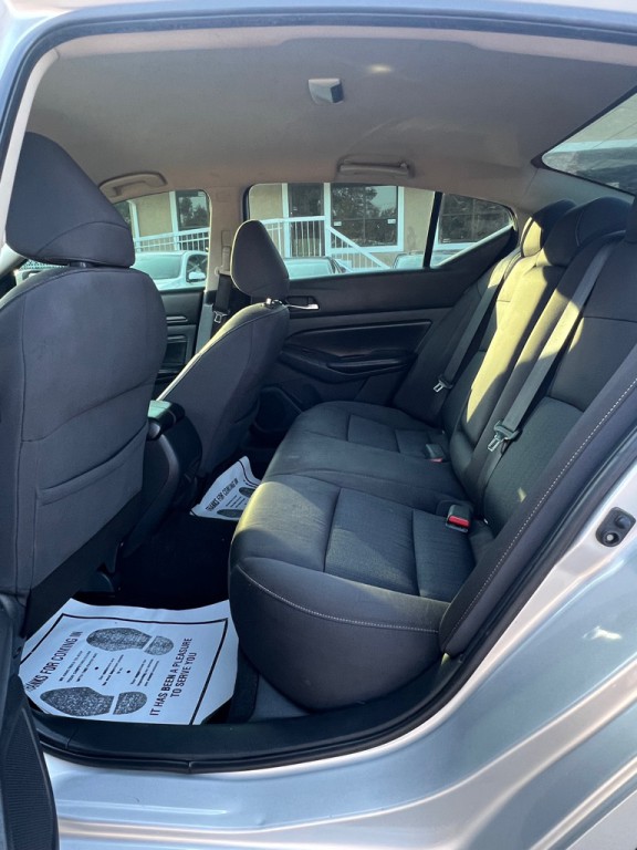 2020 Nissan Altima Image 12