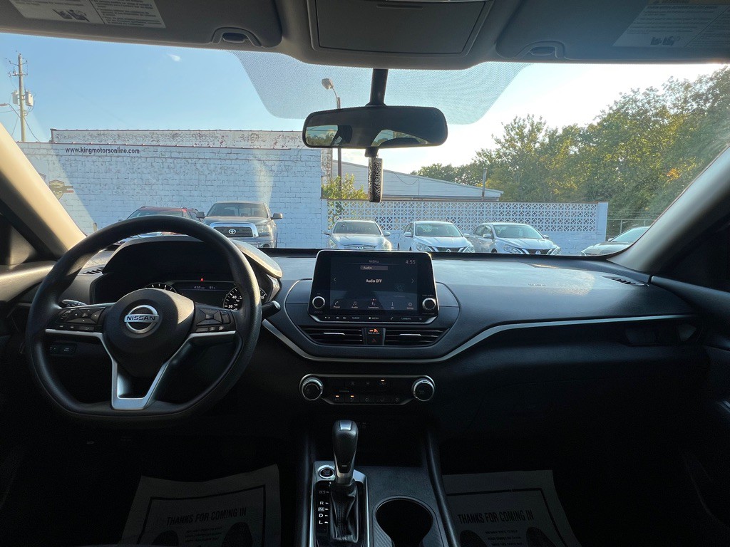 2020 Nissan Altima Image 17