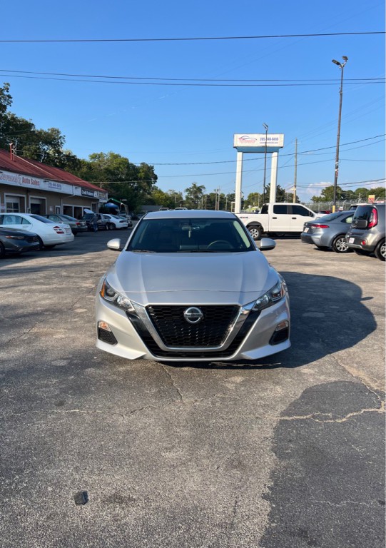 2020 Nissan Altima Image 2