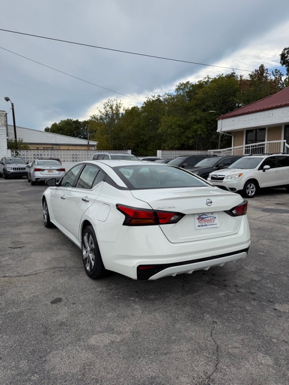 2020 Nissan Altima Image 4