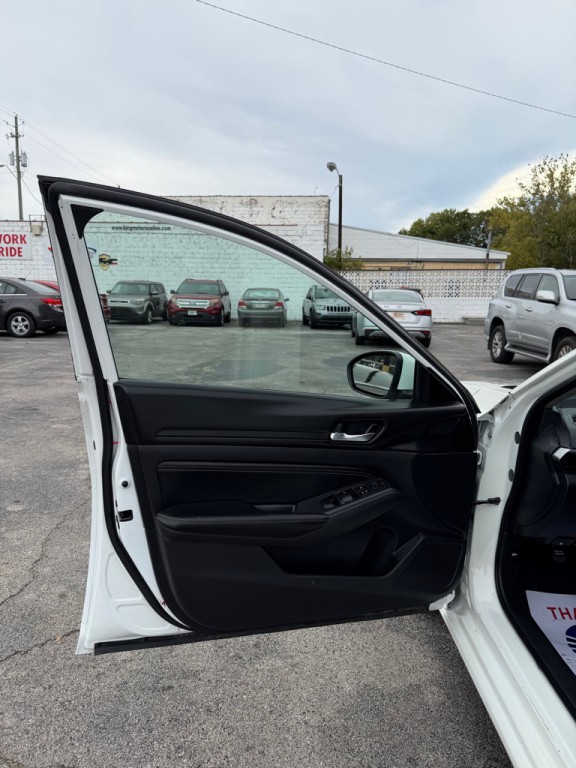 2020 Nissan Altima Image 9