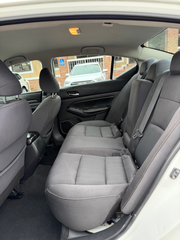 2020 Nissan Altima Image 11