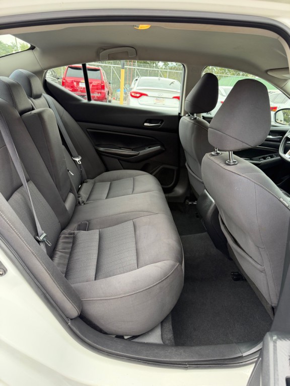 2020 Nissan Altima Image 13