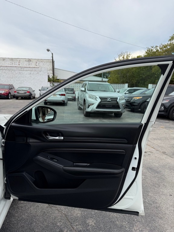 2020 Nissan Altima Image 14