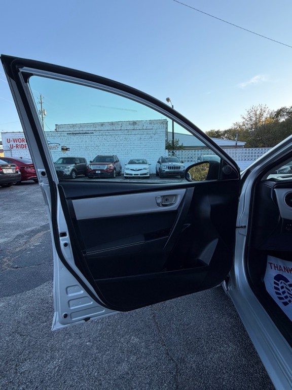 2017 Toyota Corolla Image 9