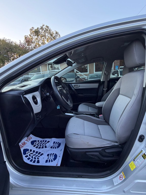 2017 Toyota Corolla Image 10