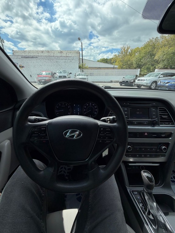 2015 Hyundai Sonata Image 16