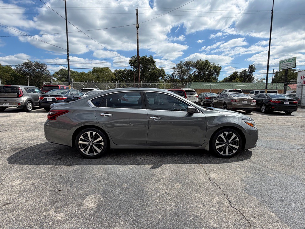 2017 Nissan Altima Image 7