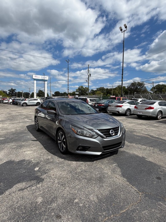 2017 Nissan Altima Image 8