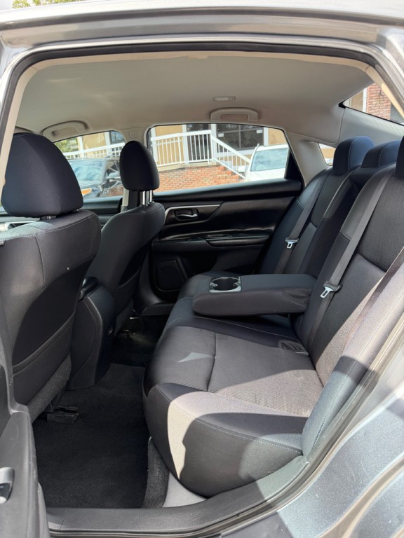 2017 Nissan Altima Image 11