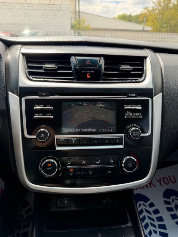 2017 Nissan Altima Image 16