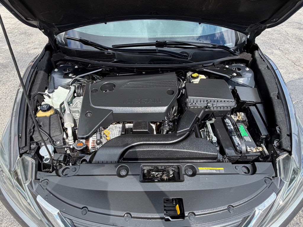 2017 Nissan Altima Image 18