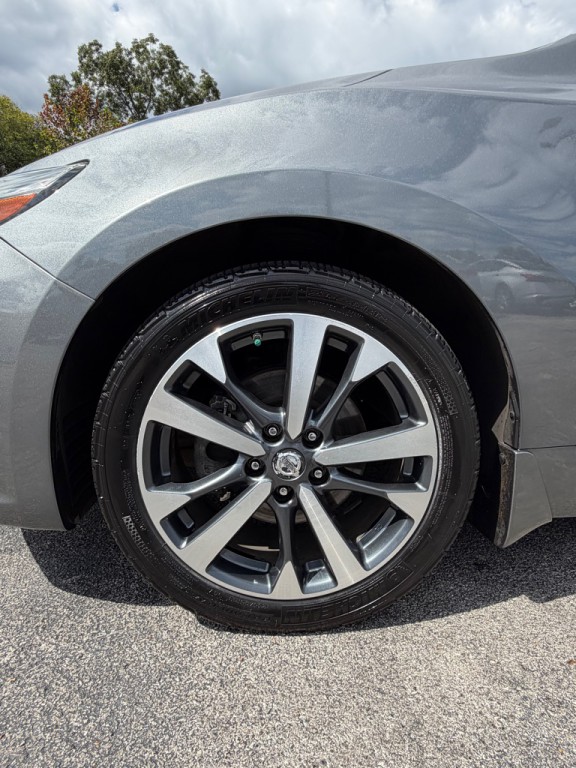 2017 Nissan Altima Image 19