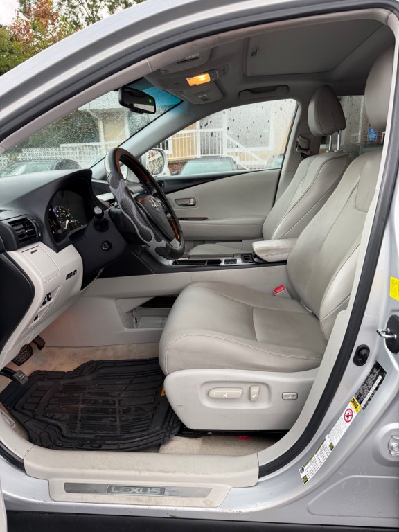 2011 Lexus RX Image 10