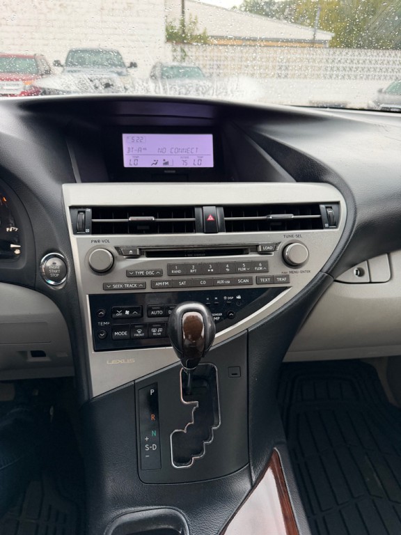 2011 Lexus RX Image 16