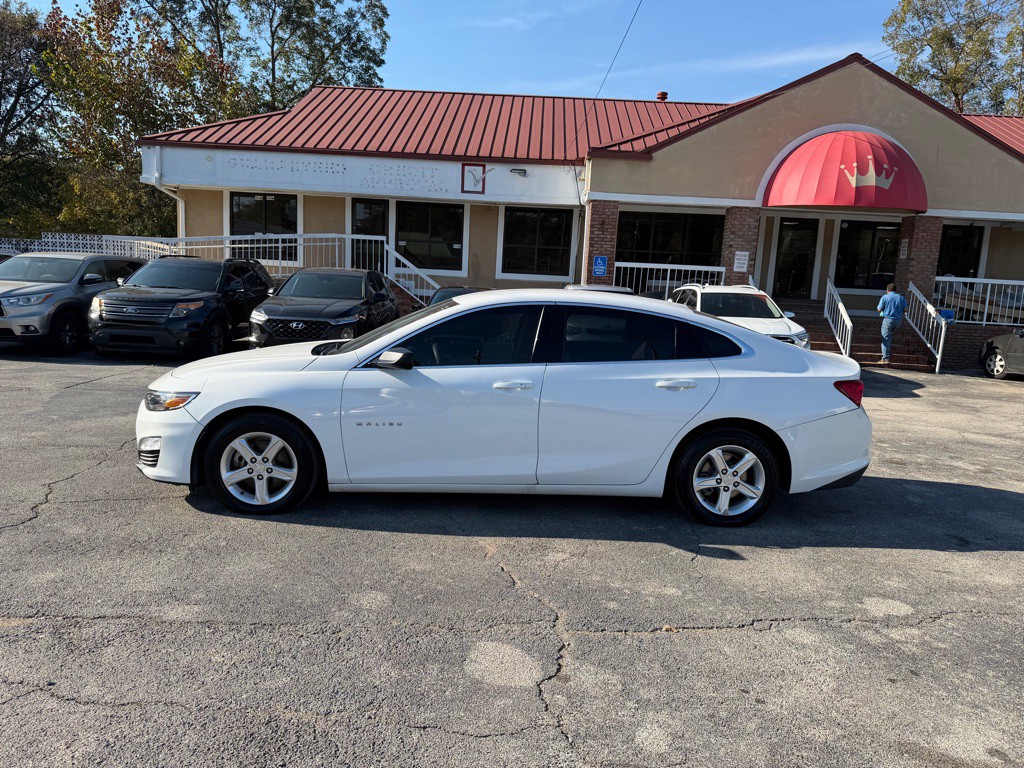 2020 Chevrolet Malibu Image 3