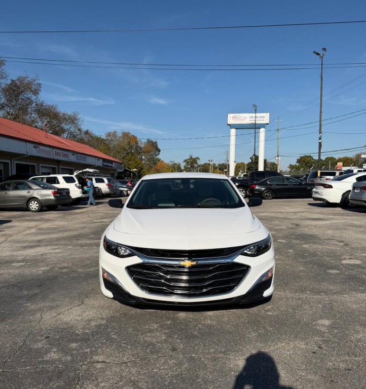 2020 Chevrolet Malibu Image 2