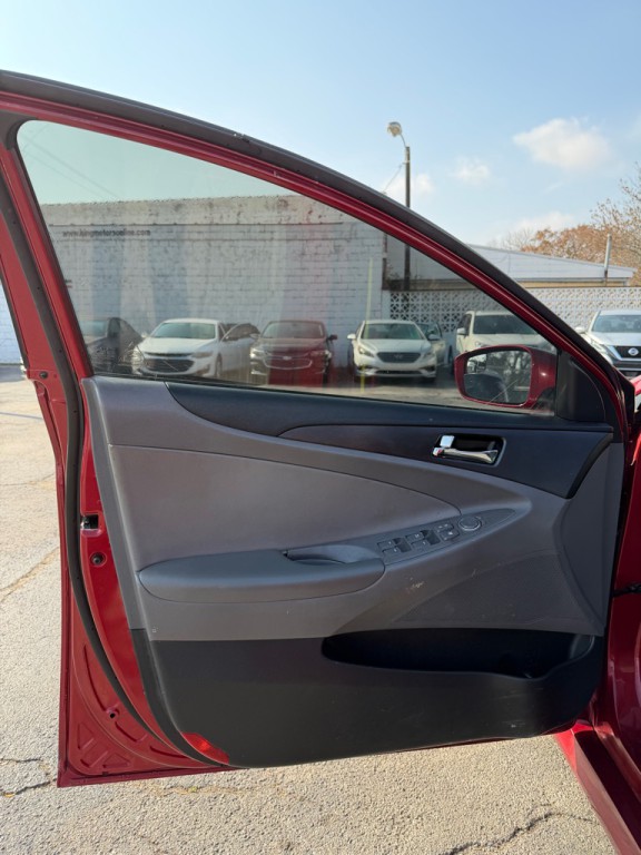 2014 Hyundai Sonata Image 9