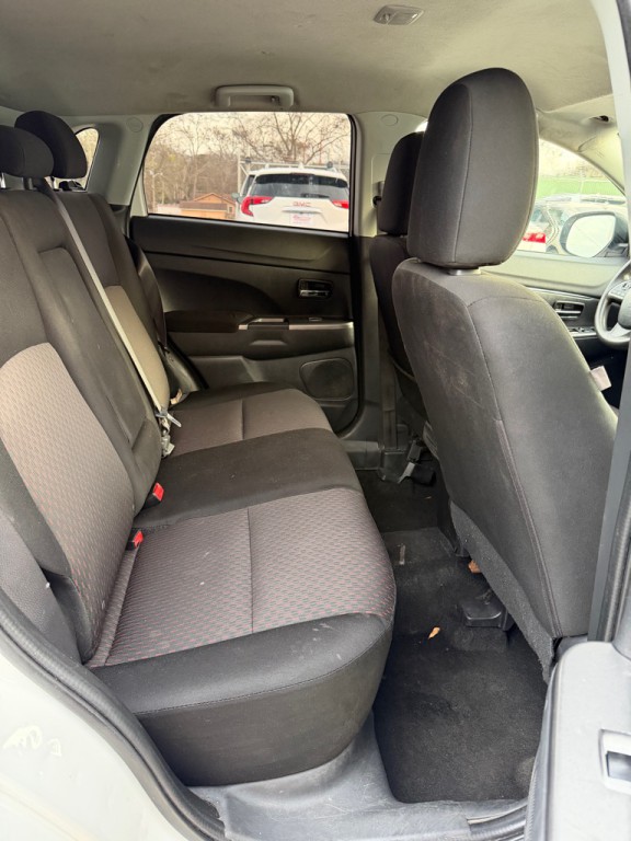 2018 Mitsubishi Outlander Image 11