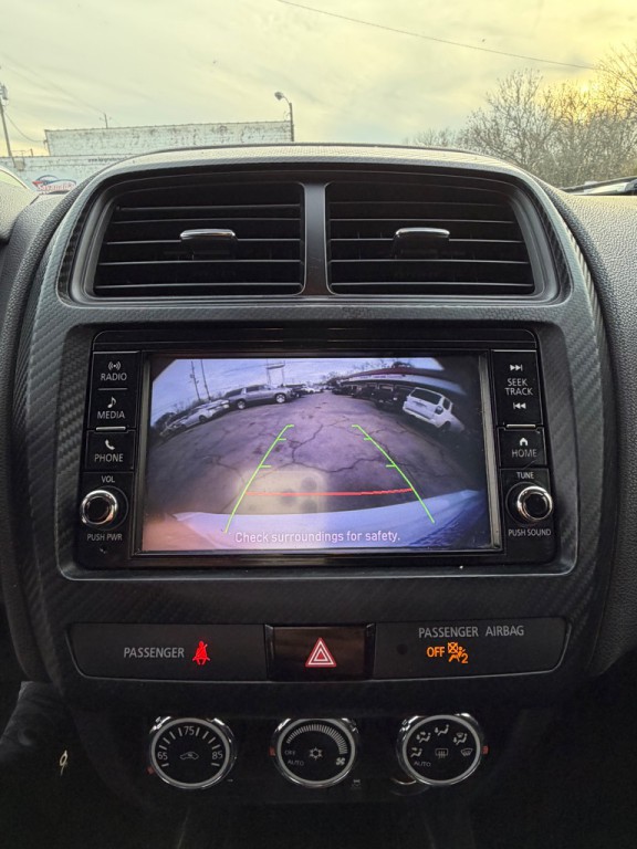 2018 Mitsubishi Outlander Image 15