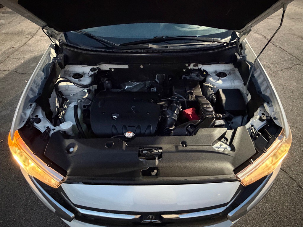 2018 Mitsubishi Outlander Image 19